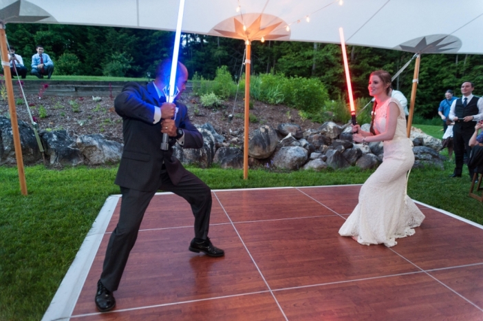 Влюбена двойка направи епична междузвездна сватба в стил Star Wars