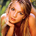 Оправдаха Britney Spears за счупен крак на папарак