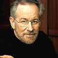 Steven Spielberg подписа с Universal