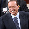 Silvio Berlusconi и Rupert Murdoch си стиснаха ръцете