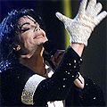 Michael Jackson разпродава дрехите си