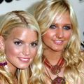 Ashlee Simpson защити сестра си