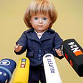 Канцлерът на Германия се превърна в кукла Барби