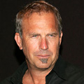 Kevin Costner увеличи фамилията си