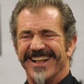 Mel Gibson смени имиджа, вече е мускетар