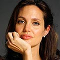 Анджелина Джоли припада от изтощение на снимките на новия си филм 