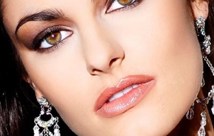 Българката Лаура Чуканов четвърта на Miss USA 2009 (Видео)