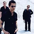 Depeche Mode атакуват с нов сингъл
