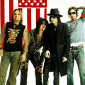 Nikki Sixx от Motley Crue си татуира Mick Mars, Scorpions се возят на луксозни лимузини в Каварна