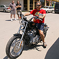 Harley Davidson пристигна в Кавaрна, кметът Цонко Цонев първи се запозна с наградата на Калиакра Рок Фест 2009