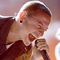 Вокалът на Linkin Park представя новата си банда Dead by Sunrise