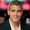 Гей нудист се обясни в любов на Джордж Клуни във Венеция