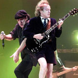 AC/DC отменят турнето, Брайън Джонсън без глас?