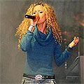 Деси Добрева (екс Ку-ку Бенд) в ефира на лосанджелиско радио, цели се в MTV