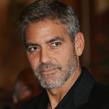 Джордж Клуни отново въвлечен в семейна драма