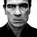 Tommy Lee Jones играе в режисьорския си дебют