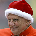 Бенедикт XVI в ролята на Дядо Коледа