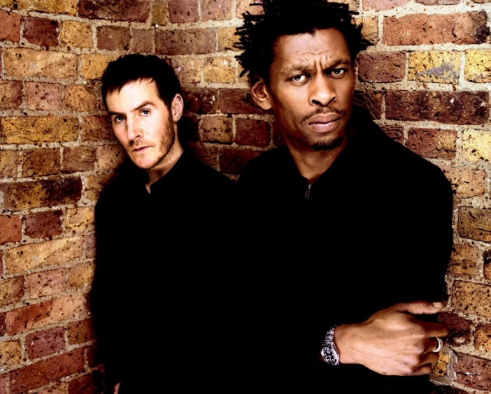 Massive Attack - светлина, музика, Стоичков!
