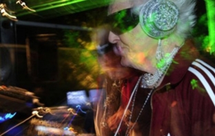 Баба DJ Ruth Flowers Баба DJ Ruth Flowers