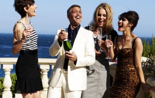 Джордж Клуни и Шанийн Сосамон за Martini