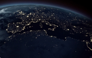 Около света за пет минути на борда на Международната космическа станция