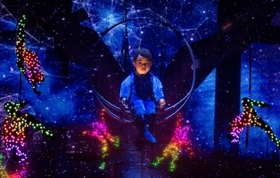 Cirque du Soleil: Worlds Away (Official Trailer) Cirque du Soleil: Worlds Away (Official Trailer)