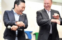 Шефът на Google, Ерик Шмид, танцува Gangnam Style 