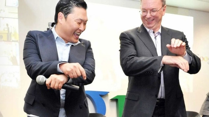 Шефът на Google, Ерик Шмид, танцува Gangnam Style 