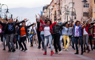 Jennifer Lopez Dance Flashmob в София на Makosa Nostra, Dance Zone и др.