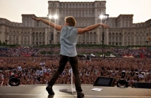 Джон Бон Джоуви поздравява феновете на Bon Jovi в България