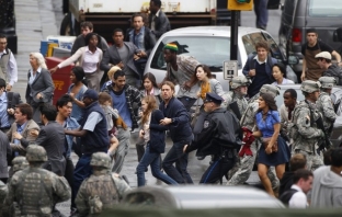 World War Z (Official Trailer)