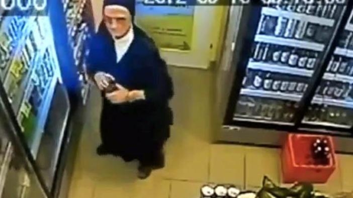 Монахиня хваната да краде бира