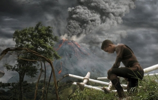 After Earth (Official Trailer)