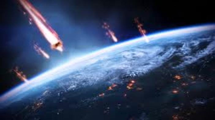 Метеорит се разбива в Русия (15 февруари 2013)