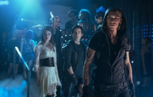 The Mortal Instruments: City of Bones (Official Trailer) The Mortal Instruments: City of Bones (Official Trailer)