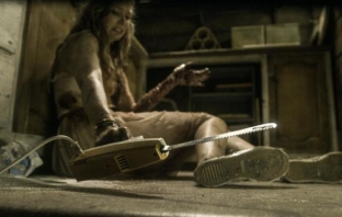 Evil Dead (Official Trailer) Evil Dead (Official Trailer)
