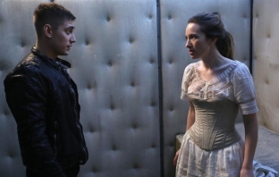 Once Upon A Time In Wonderland (Official Trailer) Once Upon A Time In Wonderland (Official Trailer)