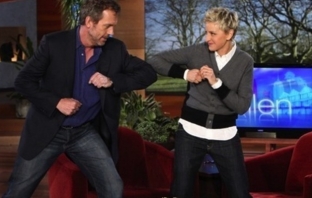Hugh Laurie vs Ellen Degeneres в British vs American Slang Battle Hugh Laurie vs Ellen Degeneres в British vs American Slang Battle