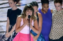 Звездата от Glee Леа Мишел с емоционална реч в памет на Кори Монтейт на Teen Choice Awards 2013