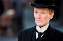 Albert Nobbs (Official Trailer)