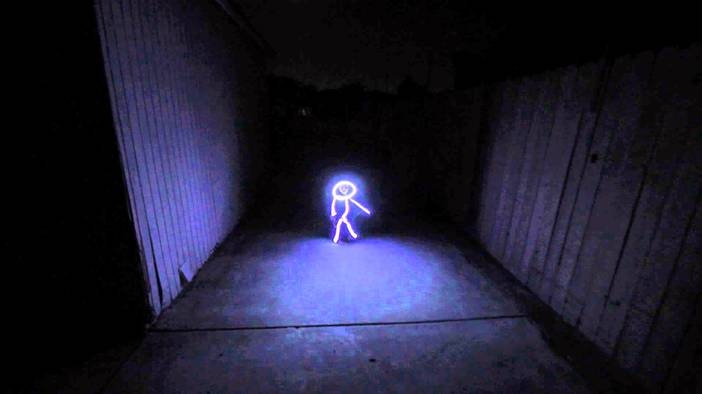 Бебешкият LED костюм за Хелоуин, който взриви интернет