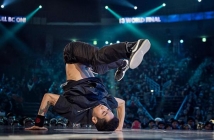 2013 Red Bull BC One World Finals: Mounir vs Hong 10 Battle