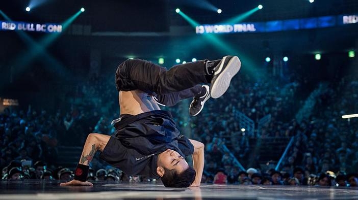 2013 Red Bull BC One World Finals: Mounir vs Hong 10 Battle