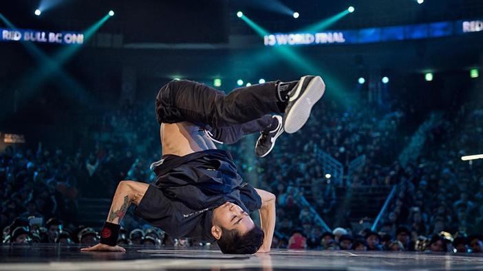 2013 Red Bull BC One World Finals: Mounir vs Hong 10 Battle