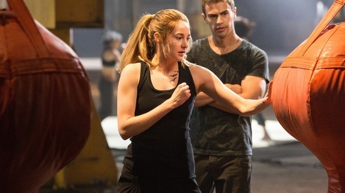 Divergent (Official Trailer)