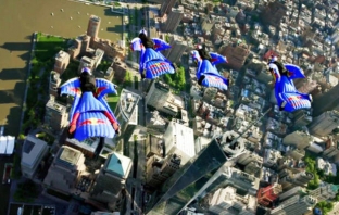 Смайващи гледки на Ню Йорк от птичи поглед с Red Bull Air Force