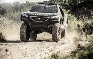 Звярът Peugeot 2008 DKR в действие преди Рали Дакар