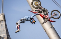 Red Bull X-Fighters разгорещиха Мюнхен със супер шоу