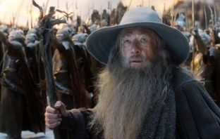 The Hobbit: The Battle of the Five Armies (Official Trailer)