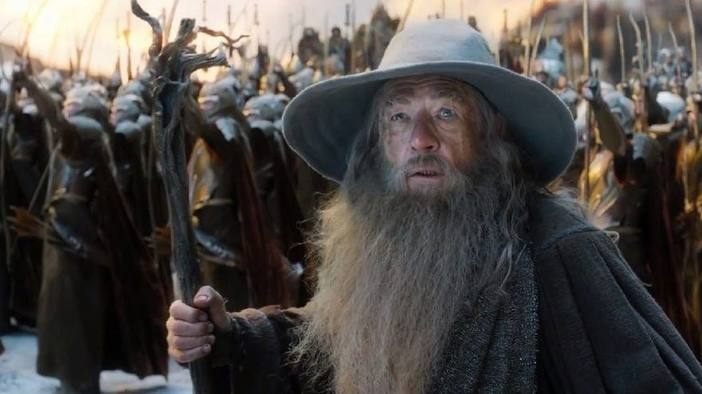 The Hobbit: The Battle of the Five Armies (Official Trailer)